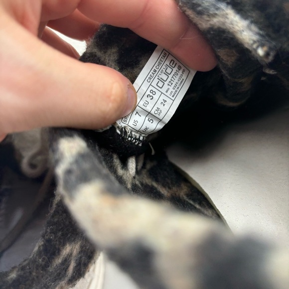 Hey Dude Women’s 7 Britt Cream Cheetah Ankle Lace Up Shoe - Picture 8 of 9